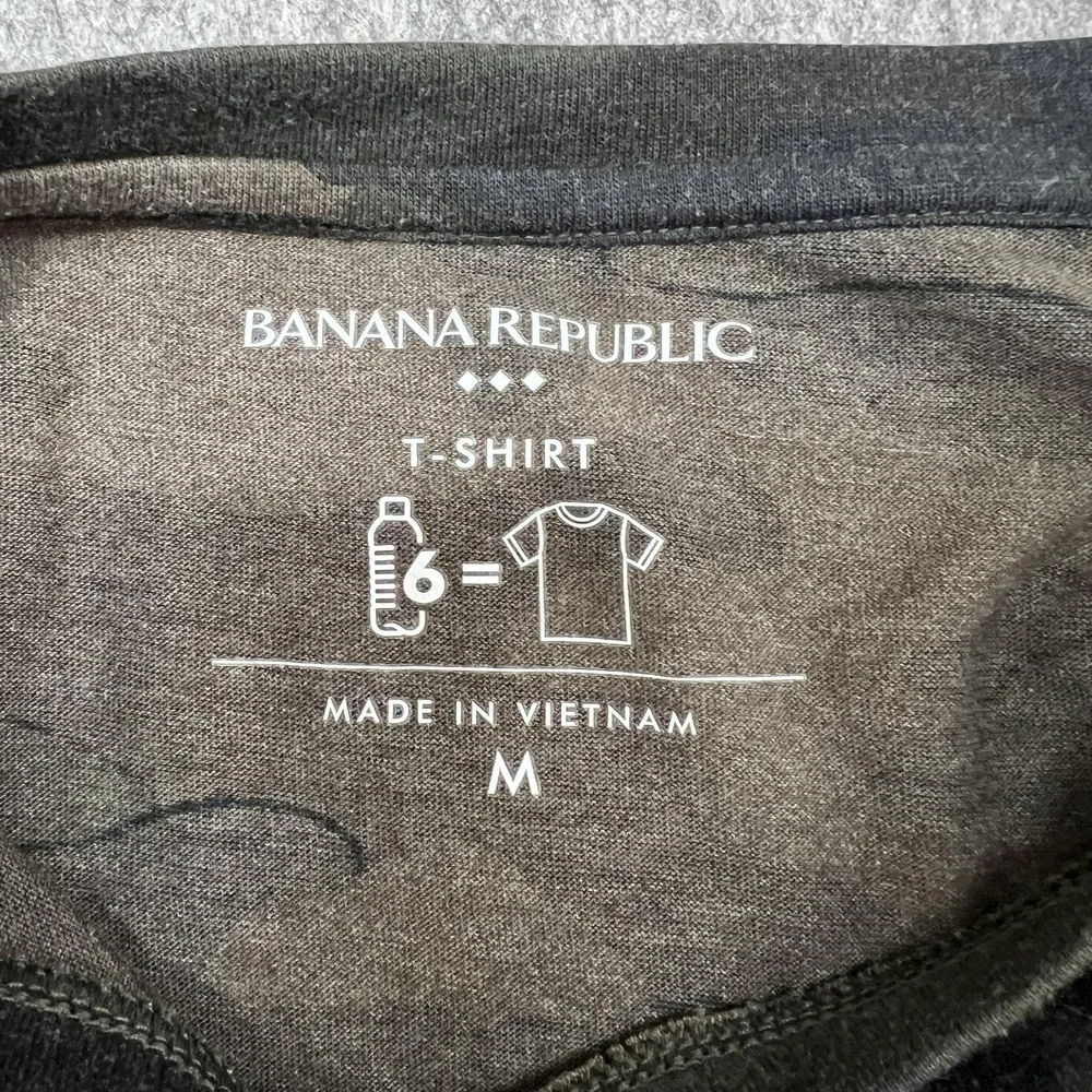 Banana Republic Shirt‎ Mens Medium Green Camouflage Crewneck Cotton Blend Tee